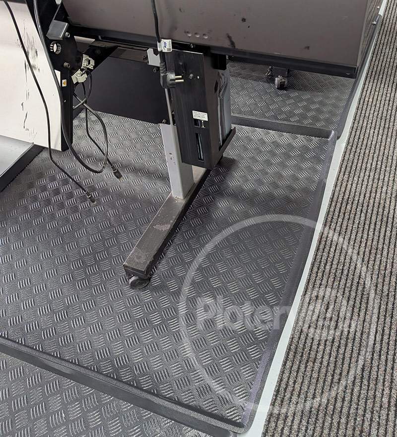 Nowa! Mata pod ploter wykładzina chroniąca podłogę 120x120 cm odporna na ecosolvent - zachowaj czystość! 1 szt., wysyłka gratis - koryto chodnik dywan wycieraczka pod drukarkę - obrazek 3